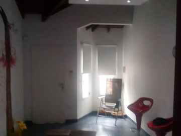 CASA PH al frente con entrada independiente