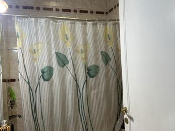 PH 4/5  AMBIENTES CON COCHERA, TERRAZA , QUINCHO Y PATIO ,   SÓLO DOS UNIDADES  . SUP TOTAL 288 M2, M2 DE RIVADAVIA Y PLAZA LOS ANDES