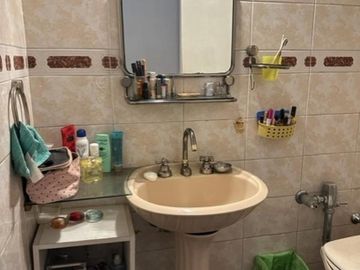 PH 4/5  AMBIENTES CON COCHERA, TERRAZA , QUINCHO Y PATIO ,   SÓLO DOS UNIDADES  . SUP TOTAL 288 M2, M2 DE RIVADAVIA Y PLAZA LOS ANDES