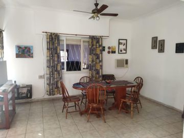 Excelente chalet de 5 ambientes