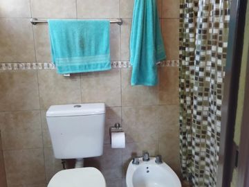Excelente chalet de 5 ambientes