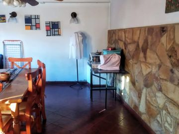 Excelente chalet de 5 ambientes
