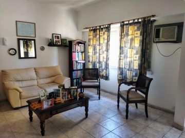 Excelente chalet de 5 ambientes