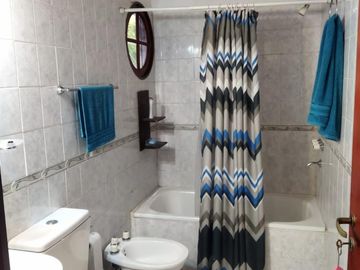 Excelente chalet de 5 ambientes