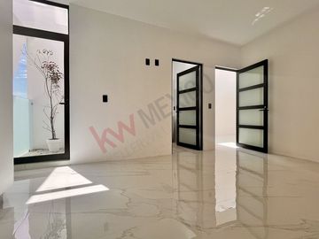 CASA A ESTRENAR, ACABADOS DE ALTA GAMA, TODAS LAS RECÁMARAS CON BAÑO, COLINAS DE JURIQUILLA, QRO.