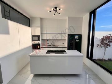 CASA A ESTRENAR, ACABADOS DE ALTA GAMA, TODAS LAS RECÁMARAS CON BAÑO, COLINAS DE JURIQUILLA, QRO.