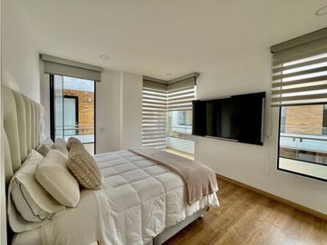 Se vene lujosa casa en Chia con pérgola y excelente zona verde