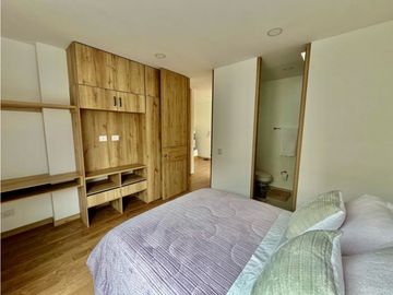 Se vene lujosa casa en Chia con pérgola y excelente zona verde
