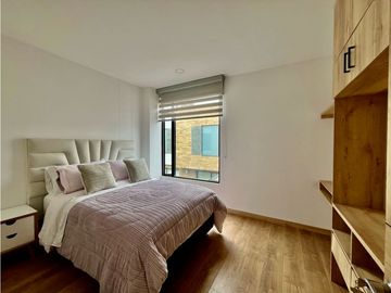 Se vene lujosa casa en Chia con pérgola y excelente zona verde