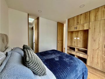 Se vene lujosa casa en Chia con pérgola y excelente zona verde