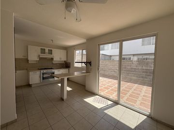 CASA EN VENTA MODELO TABACHIN PASEOS DEL BOSQUE QUERETARO