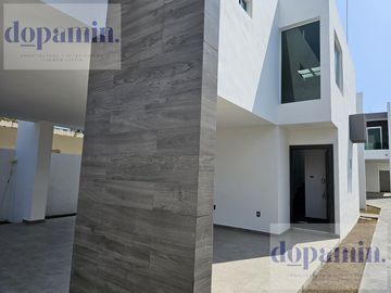 Casa en Unidad Nacional