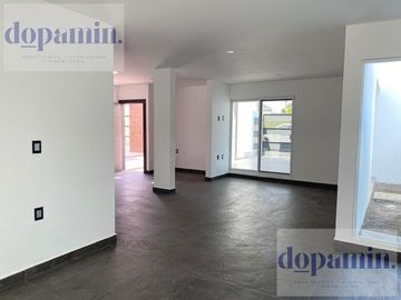 Casa en Unidad Nacional