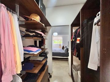 CASA EN VENTA EN JAMUND -  VISTA AL PARQUE Y AMPLIOS ESPACIOS