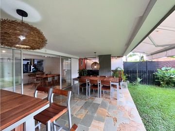 CASA EN VENTA EN JAMUND -  VISTA AL PARQUE Y AMPLIOS ESPACIOS