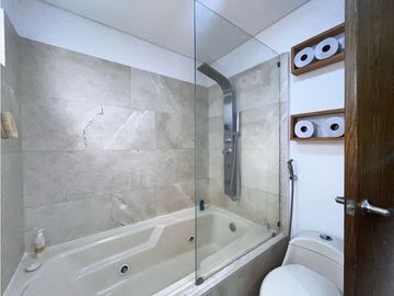 CASA EN VENTA EN JAMUND -  VISTA AL PARQUE Y AMPLIOS ESPACIOS