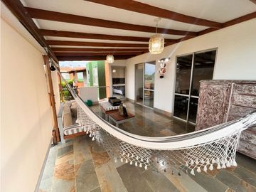 CASA EN VENTA EN JAMUND -  VISTA AL PARQUE Y AMPLIOS ESPACIOS