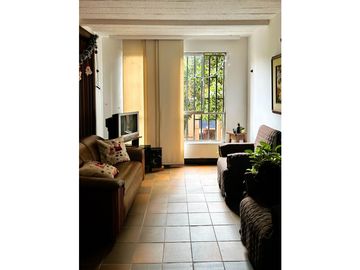 VENTA APARTAMENTO 1er PISO PLACITA DE FLORES BOSTON MEDELLIN
