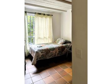 VENTA APARTAMENTO 1er PISO PLACITA DE FLORES BOSTON MEDELLIN