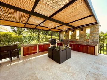 Se vende hermosa casa campestre en La Tebaida