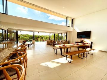 Se vende hermosa casa campestre en La Tebaida