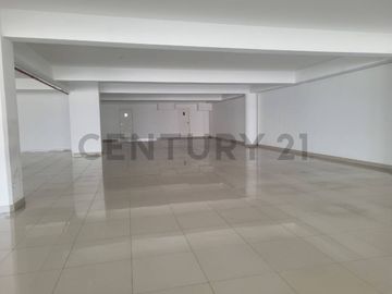 ALQUILA TU PROXIMA OFICINA ADMINISTRATIVA EN SANTA ANITA, CERCA AL TREN