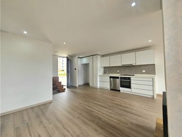 SE VENDE HERMOSA CASA EN ALTOS DE SUBA