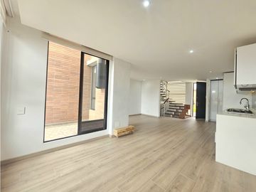 SE VENDE HERMOSA CASA EN ALTOS DE SUBA