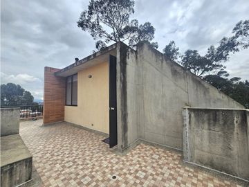 SE VENDE HERMOSA CASA EN ALTOS DE SUBA