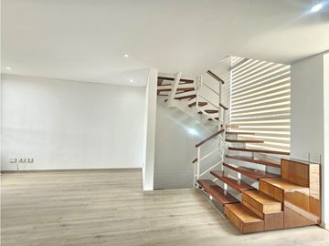 SE VENDE HERMOSA CASA EN ALTOS DE SUBA
