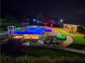 VENTA ESPECTACULAR FINCA EN COPACABANA - ANTIOQUIA.