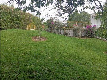 SE VENDE FINCA CON LAGOS EN ARABIA AREA