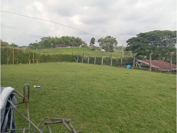 SE VENDE FINCA CON LAGOS EN ARABIA AREA