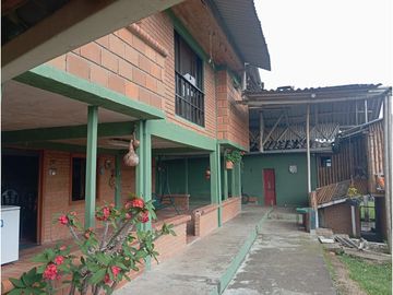 SE VENDE FINCA CON LAGOS EN ARABIA AREA