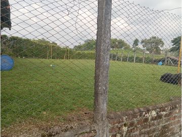 SE VENDE FINCA CON LAGOS EN ARABIA AREA