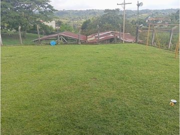 SE VENDE FINCA CON LAGOS EN ARABIA AREA