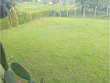 SE VENDE FINCA CON LAGOS EN ARABIA AREA