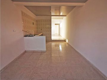 CASA MULTIFAMILIAR EN VENTA, NUEVA FLORESTA, ORIENTE, CALI