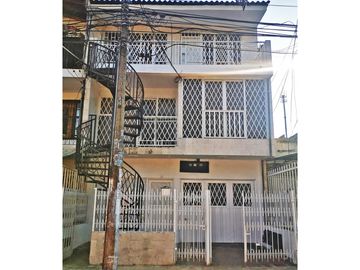 CASA MULTIFAMILIAR EN VENTA, NUEVA FLORESTA, ORIENTE, CALI