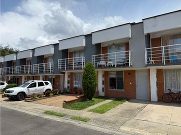 SE VENDE CASA EN BALCONES DE VILLA VERDE
