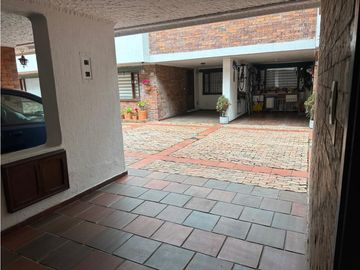 CASA EN CONJUNTO CEDRITOS
