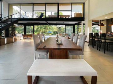 Se vende espectacular casa campestre en Tebaida, Quindío.