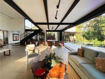 Se vende espectacular casa campestre en Tebaida, Quindío.