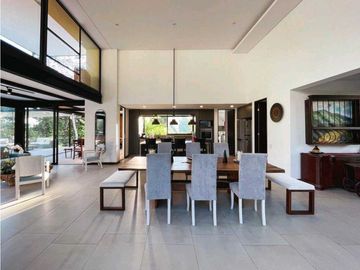 Se vende espectacular casa campestre en Tebaida, Quindío.