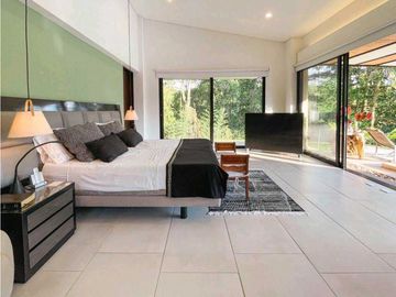 Se vende espectacular casa campestre en Tebaida, Quindío.