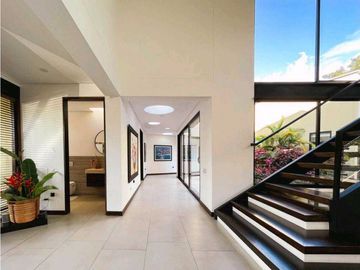 Se vende espectacular casa campestre en Tebaida, Quindío.