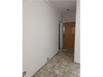 Vende 3 amb. centro Villa del Parque con renta