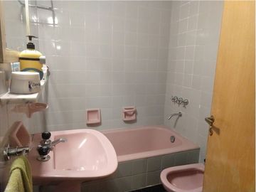 Vende 3 amb. centro Villa del Parque con renta