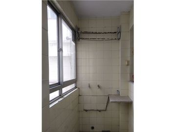 Vende 3 amb. centro Villa del Parque con renta