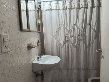 VENTA CASA DE DOS DORMITORIOS MAS DEPARTAMENTO NQN